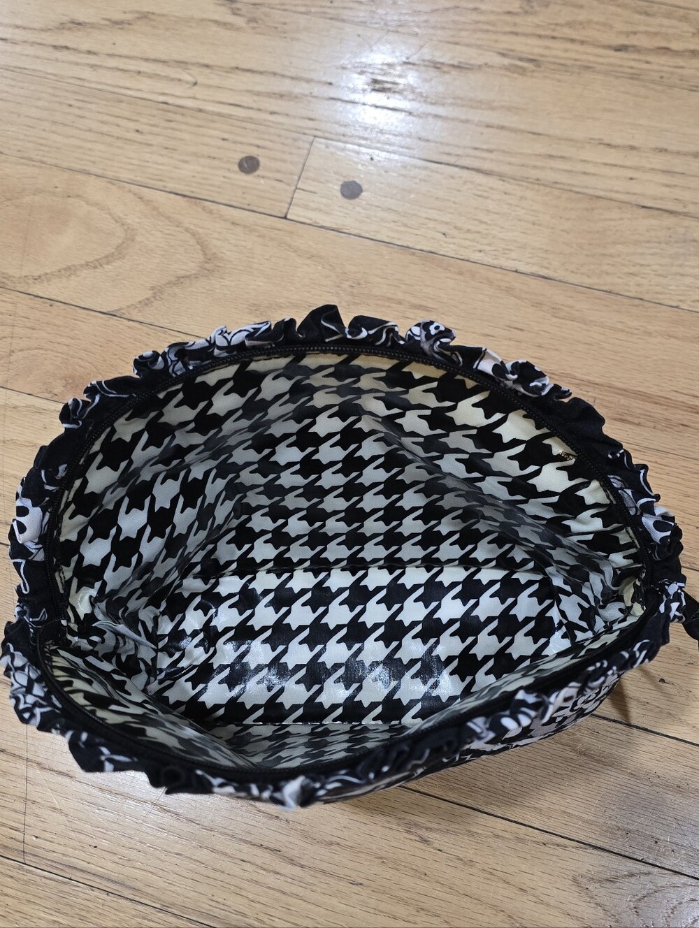 Vera Bradley Ruffled Cosmetic Bag Midnight Paisley Quilted Makeup Pouch - Picture 6 of 7